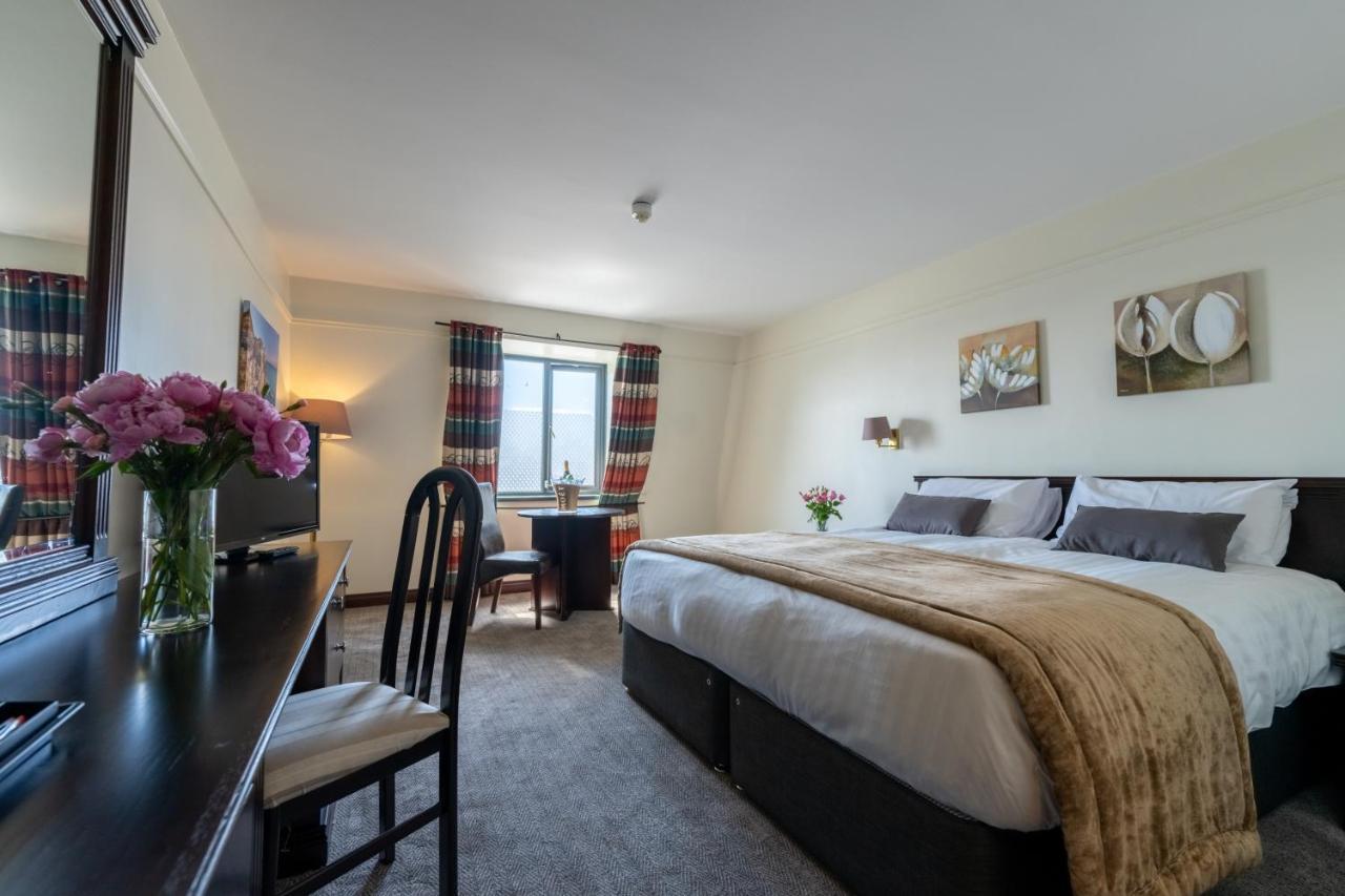 Marine Court Hotel Бангор Экстерьер фото
