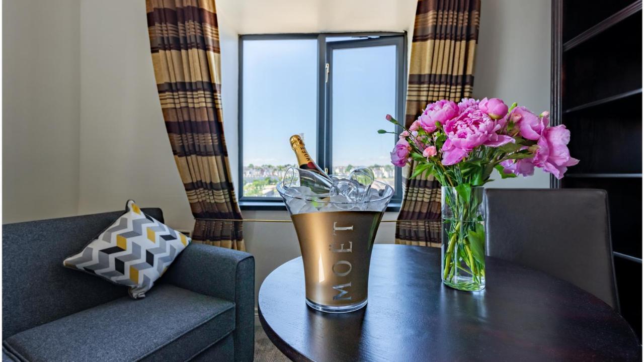 Marine Court Hotel Бангор Экстерьер фото