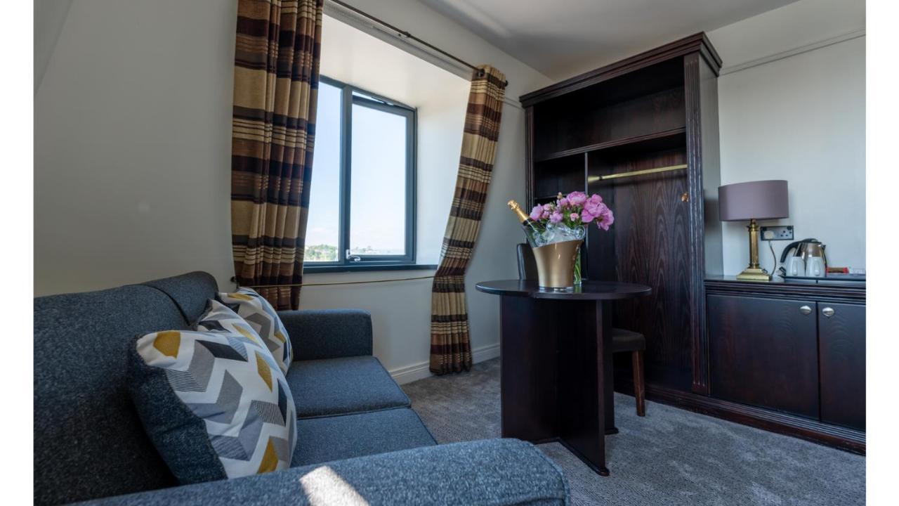Marine Court Hotel Бангор Экстерьер фото