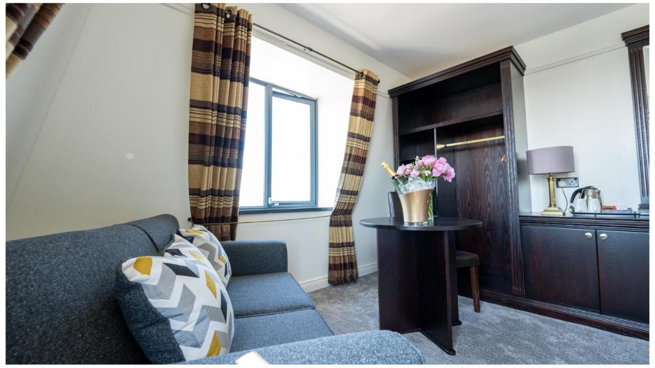 Marine Court Hotel Бангор Экстерьер фото