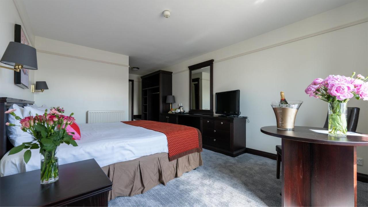 Marine Court Hotel Бангор Экстерьер фото