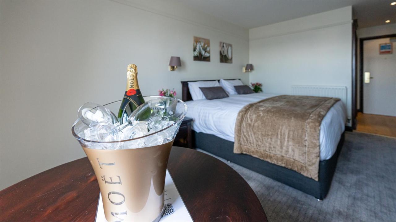 Marine Court Hotel Бангор Экстерьер фото