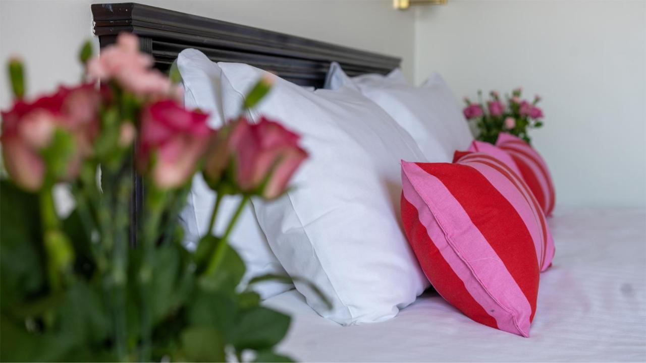 Marine Court Hotel Бангор Экстерьер фото