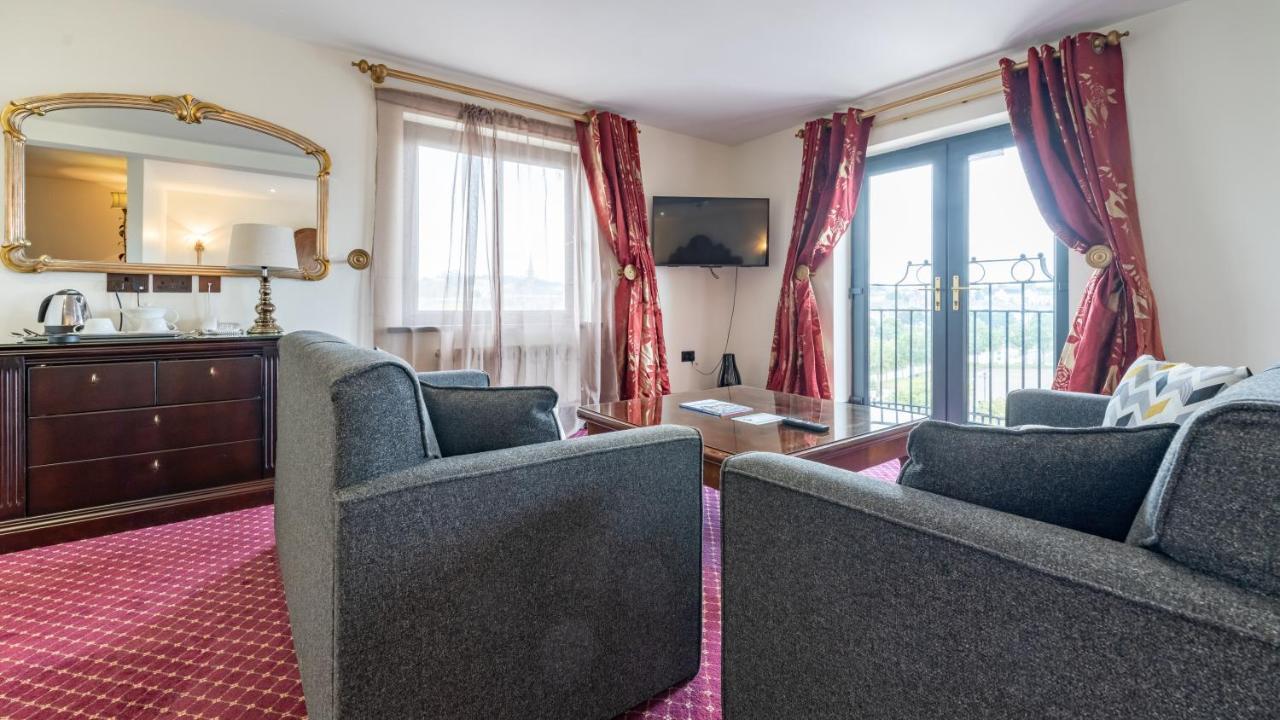 Marine Court Hotel Бангор Экстерьер фото