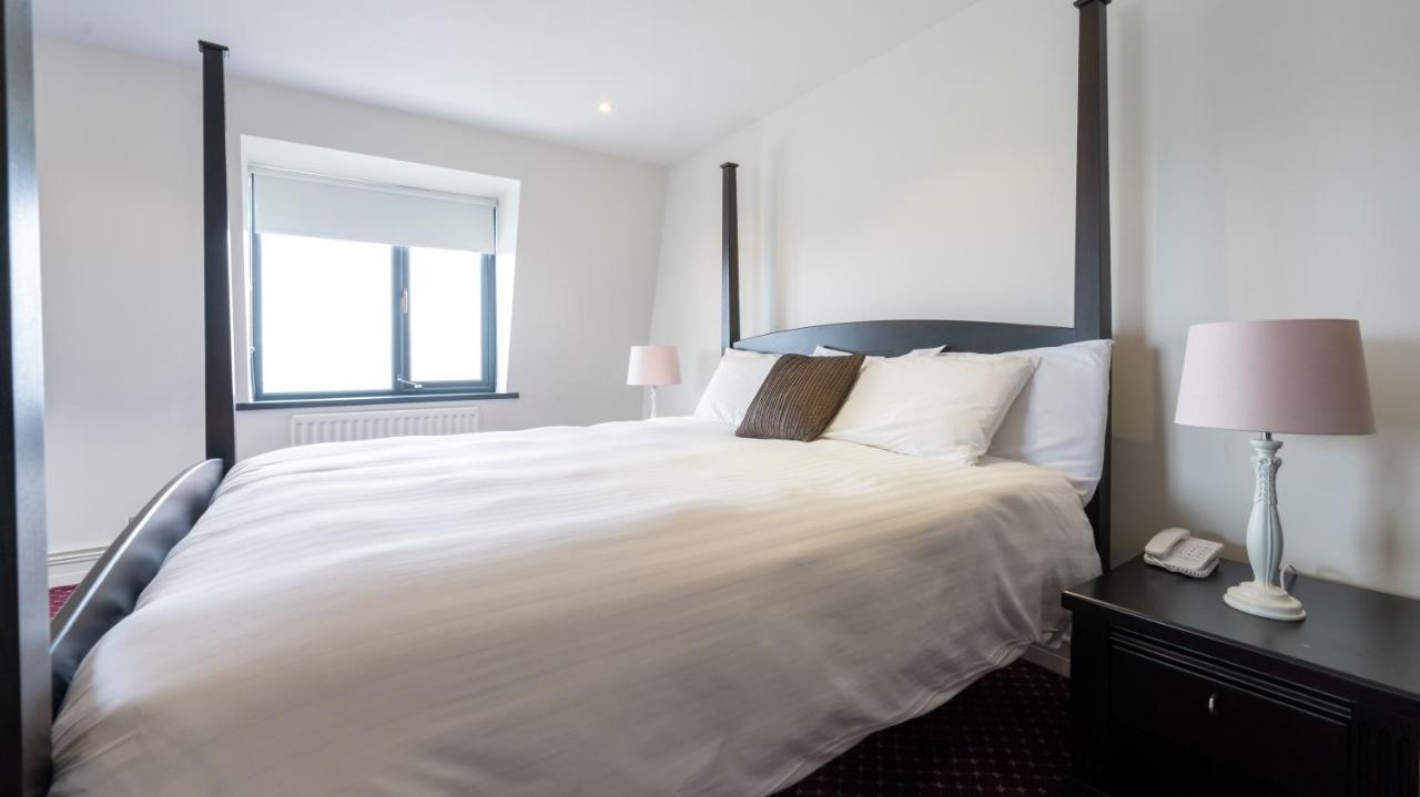 Marine Court Hotel Бангор Экстерьер фото